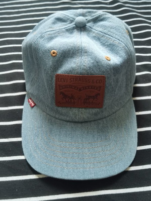 Levi's hat like brand new, blue, one size