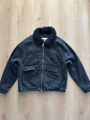 Hollister jacket slightly used, black, size M