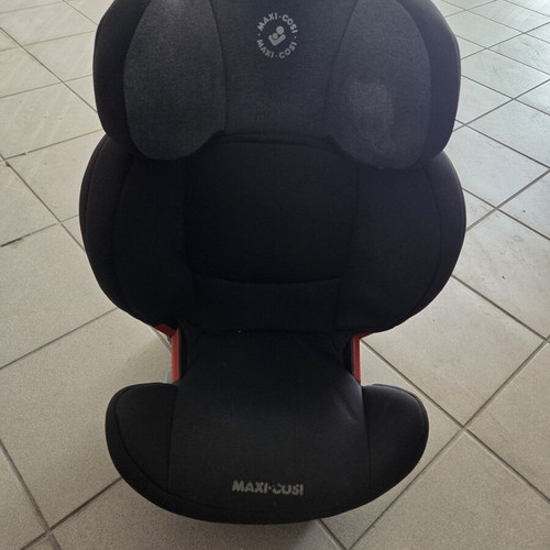 Maxi-Cosi Booster RodiFix AirProtect car seat 15-36 kg used with Isofix