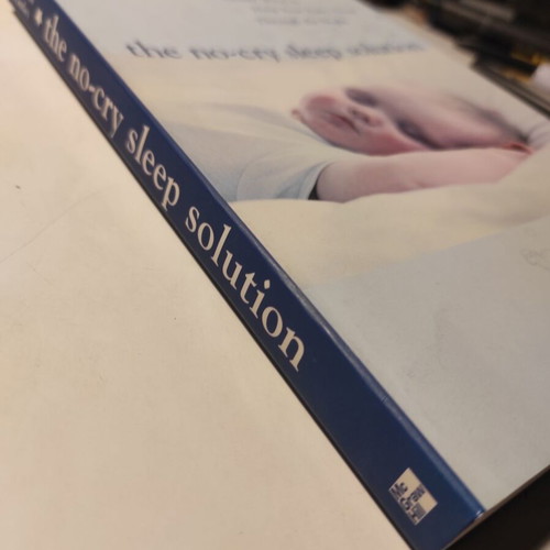 The No-Cry Sleep Solution book used, Elizabeth Pantley, English