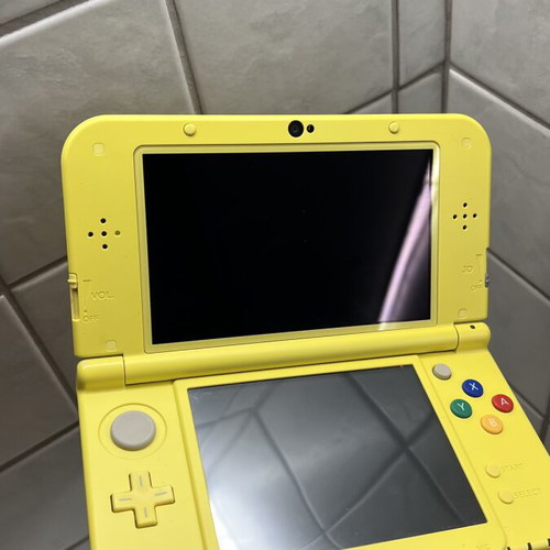 Nintendo New 3DS LL Pikachu Edition like new