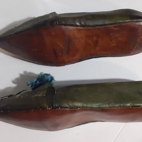 Vintage pasoumaki shoes used with fine wire decoration