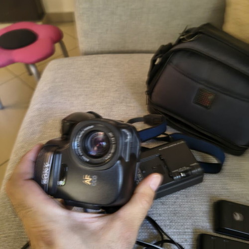 Sony Handycam CCD-TR303E Video 8 camcorder used with full accessories