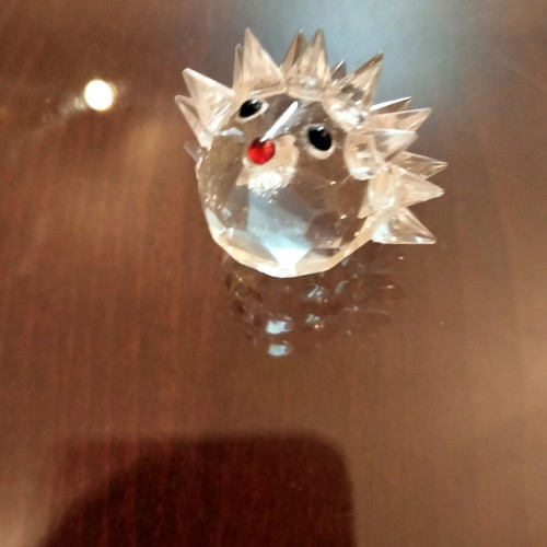 Crystal hedgehog miniature like new