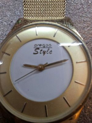 Pregoo Style gold-tone watch used, quartz movement