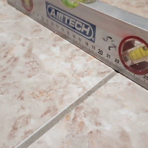 Aluminum level 30cm new with horizontal, vertical and 45° leveling
