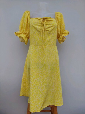 Yellow dress with flowers size L like new