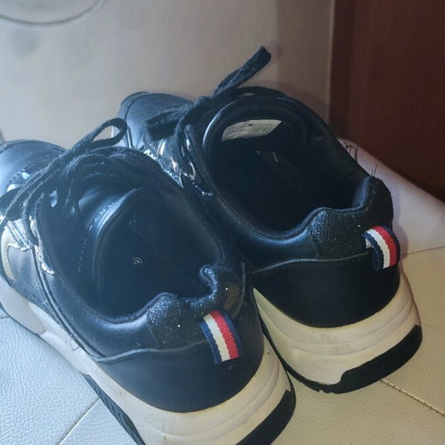 Tommy Hilfiger sneakers black like new, athletic size 39