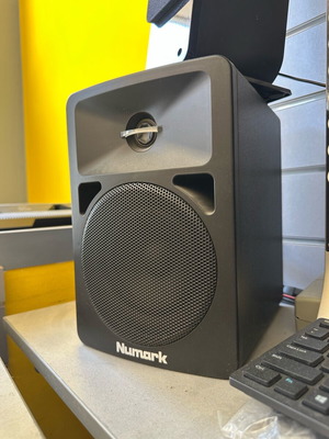 Ηχεία Numark N-Wave 580 σαν καινούργια, δεξί και αριστερό studio monitor