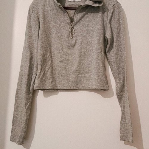 Stradivarius cropped hoodie gray like new
