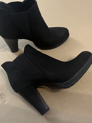 Voi&Noi black ankle boots size 39 like new, heel 9cm