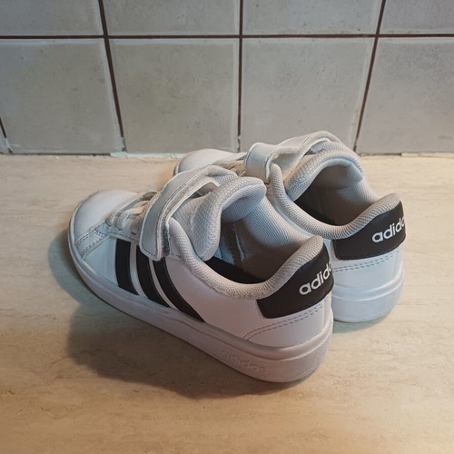 Adidas children's white athletic shoes size 28 like new