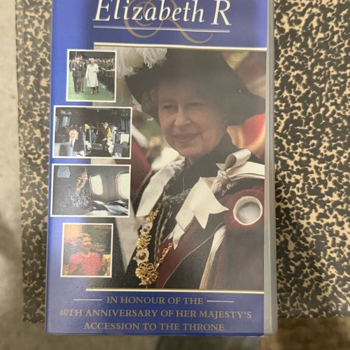 Elizabeth R videocassette like new