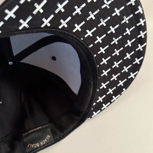 SnapBack hat black scale like new