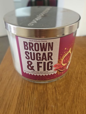 Bath & Body Works Brown Sugar & Fig scented candle limited edition