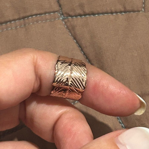 Rosegold ring for pinky finger like new, adjustable size