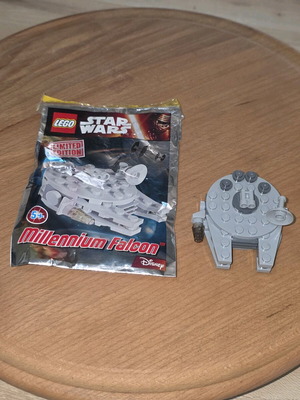 LEGO Star Wars Millennium Falcon 911607 like new