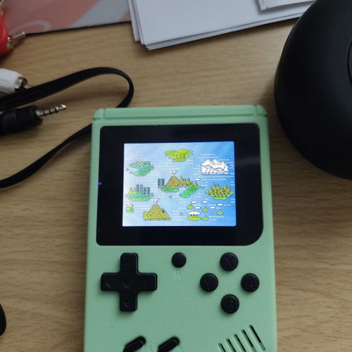 Game console with 500 vintage games and Bluetooth speaker like new