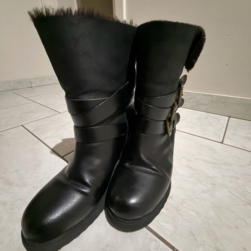 Women's boots used, size 41, black with inner fur
