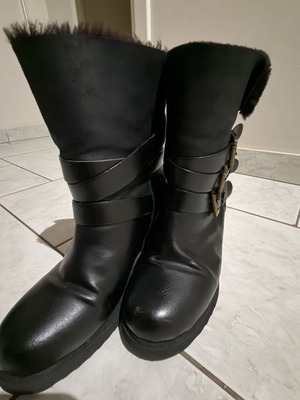 Дамски ботуши употребявани, номер 41, черни с вътрешен пух