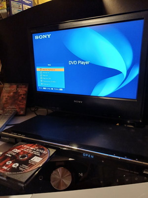 Sony DVD Player model DVP-NS328 with original remote