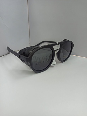 Men's sunglasses new, black with soft side shields