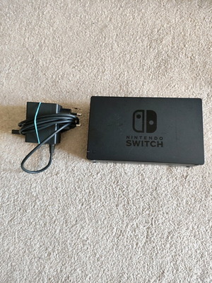 Nintendo Switch Dock Station μεταχειρισμένη με γνήσιο φορτιστή