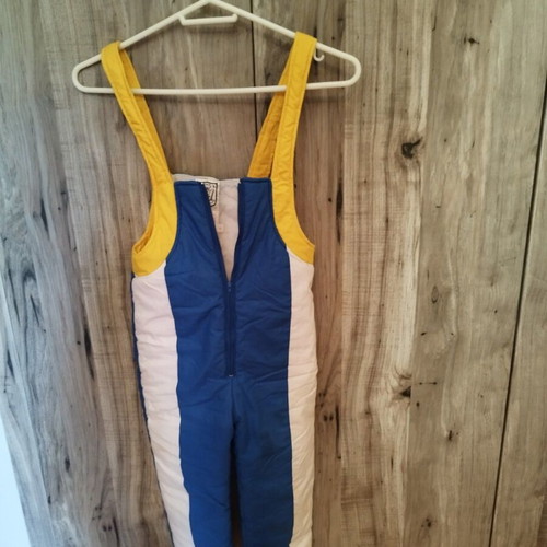Sleeveless ski suit for 5 years old, like new
