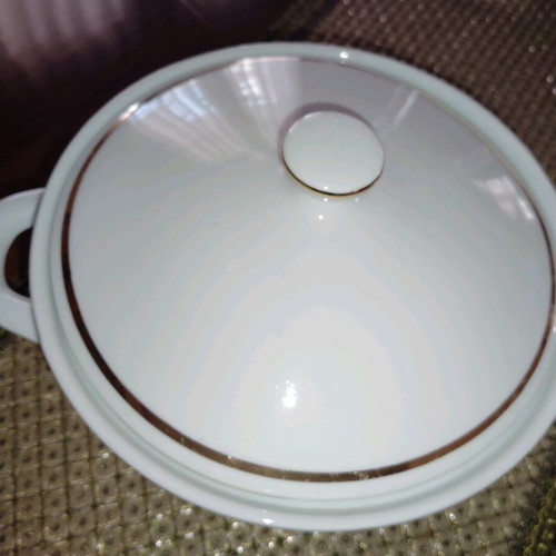 Porcelain soup tureens like new, set of 2