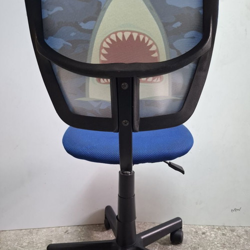 Children's office chair used, excellent condition