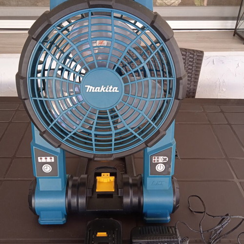 Makita fan with battery and power supply, like new