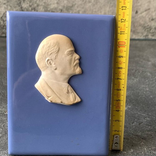 Lenin porcelain used