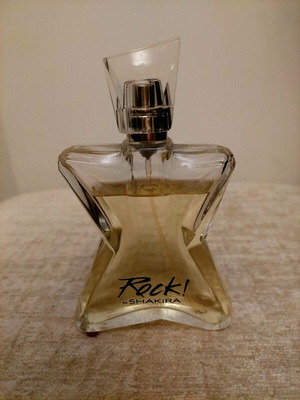 Shakira Eau de Toilette 80ml като нов, 60 мл в бутилката