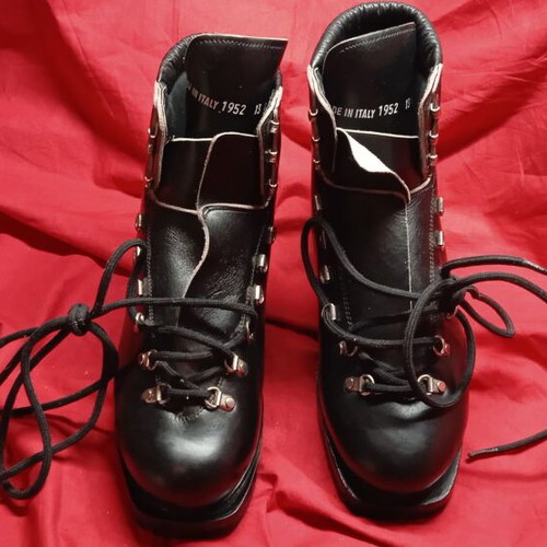 Dolomite 1952 ski boots new, leather, size 44
