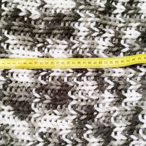 Scarf neck very large like new, unworn