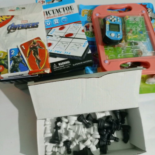 Board games and chess pieces used, various types