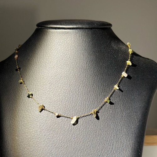Necklace new with stones and gold chain