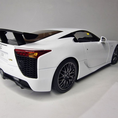 Autoart Signature Lexus LFA Nurburgring Package 1:18 scale model new