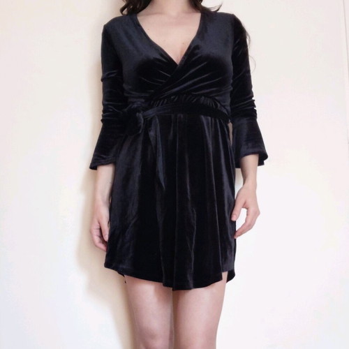 Velvet black dress H&M size S like new with belt and frill sleeves