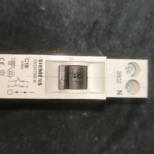 Siemens bipolar fuse 16 amp single pole with neutral like new
