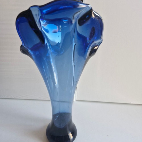 Blue glass vase vintage like new