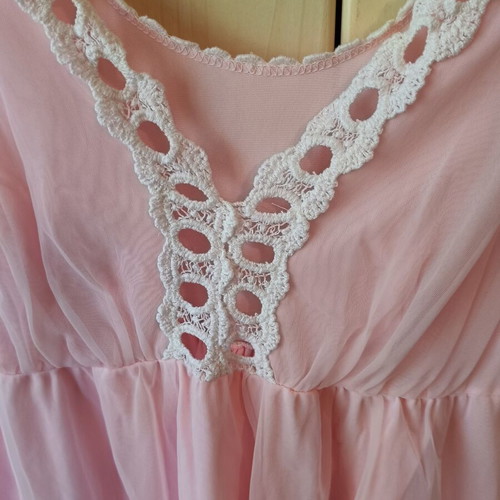 Vintage nightgown set pink, like new, Greek made
