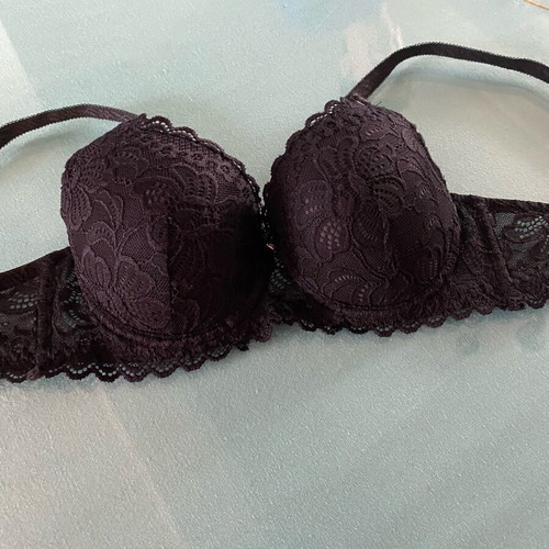Black Ancona bra with lace like new