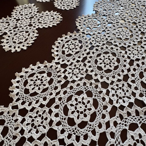 Handmade doily set white, vintage, like new