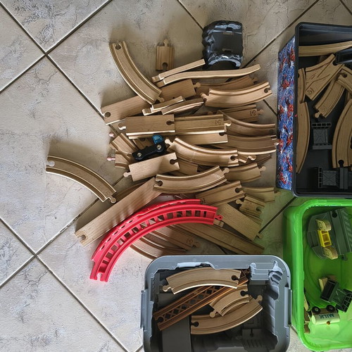 Hape ξύλινο τρενάκι με ράγες μεταχειρισμένο, διάφορα κομμάτια