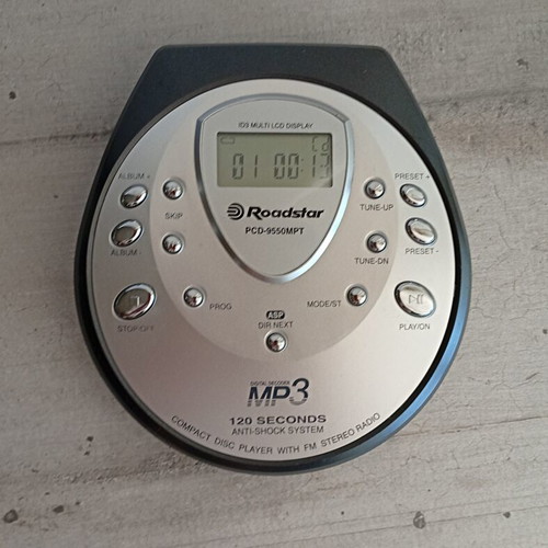 CD players set of 3 used, two with radio