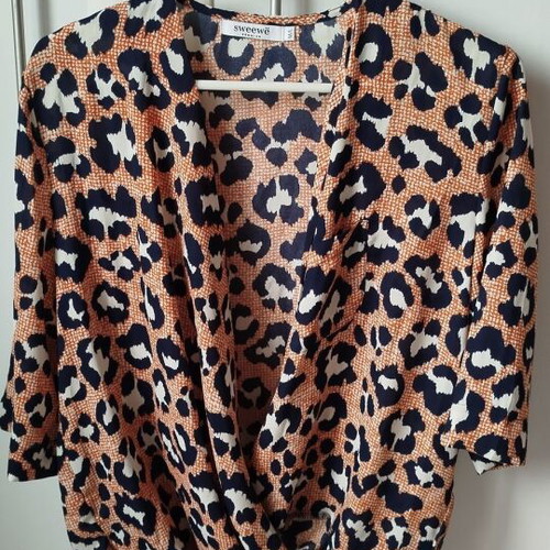 Women's blouse cruazé like new, size L, multicolor