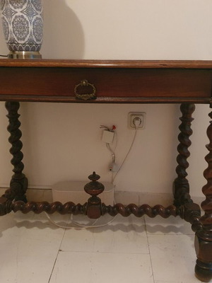 Γραφείο κλασσικό μεταχειρισμένο, ξύλο μασίφ, χειροποίητο με συρτάρι