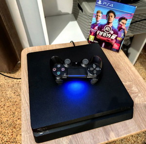 Sony Ps4 slim + Fifa 19 Άριστη Κατάσταση