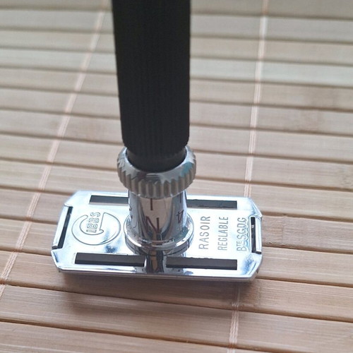 Gibbs DE Adjustable Razor used, made in France